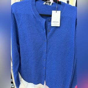 NWT aritzia cashmere crew cardigan
